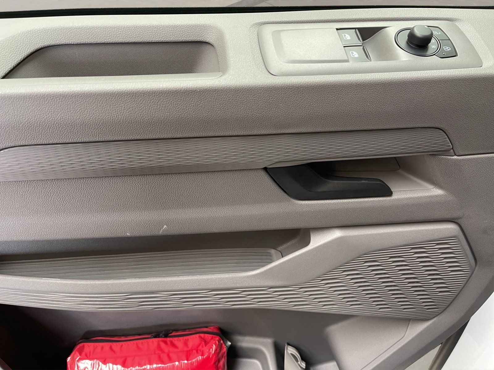 Volkswagen T7 Transporter - Bild 9