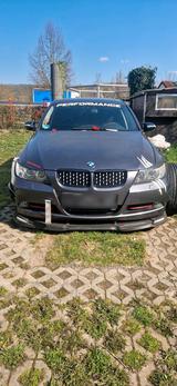 BMW E90 320d TOP Auto fährt sich sehr gut ... - BMW 320: 320si E90