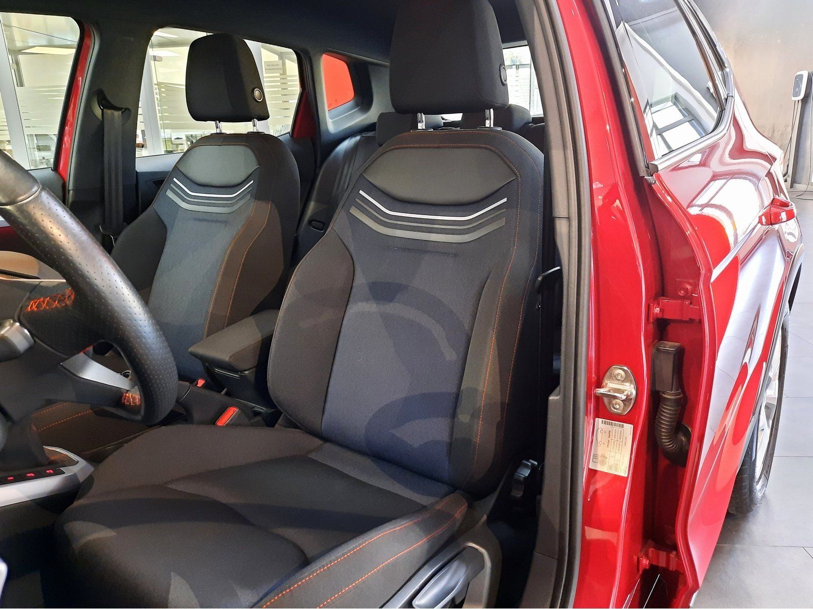 Fahrzeugabbildung SEAT Arona FR TSI *AHK*Navi*LED*PDC*Sitzhzg*Tempomat*