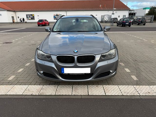 BMW 320d Touring - Xenon - 8-fach bereift