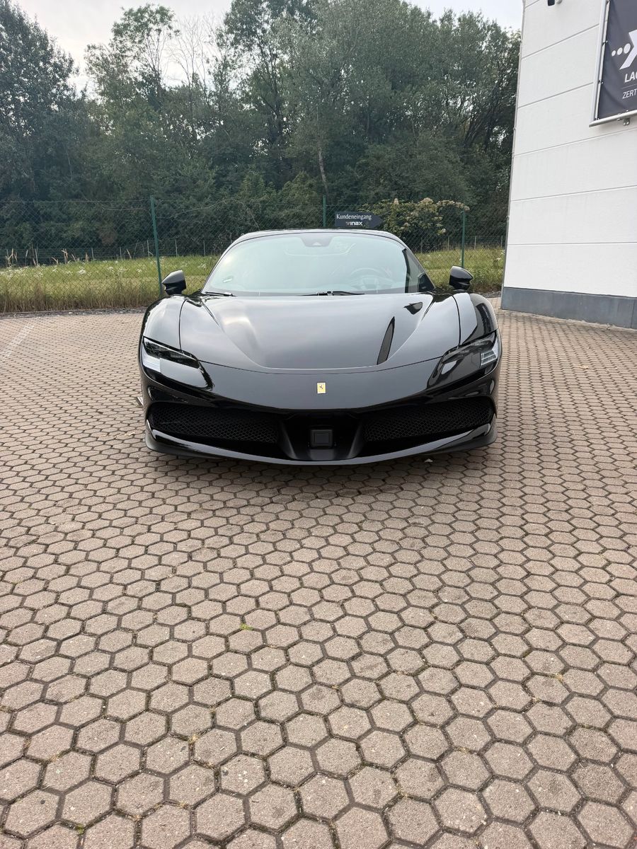 Ferrari SF90 Spider imagem 3