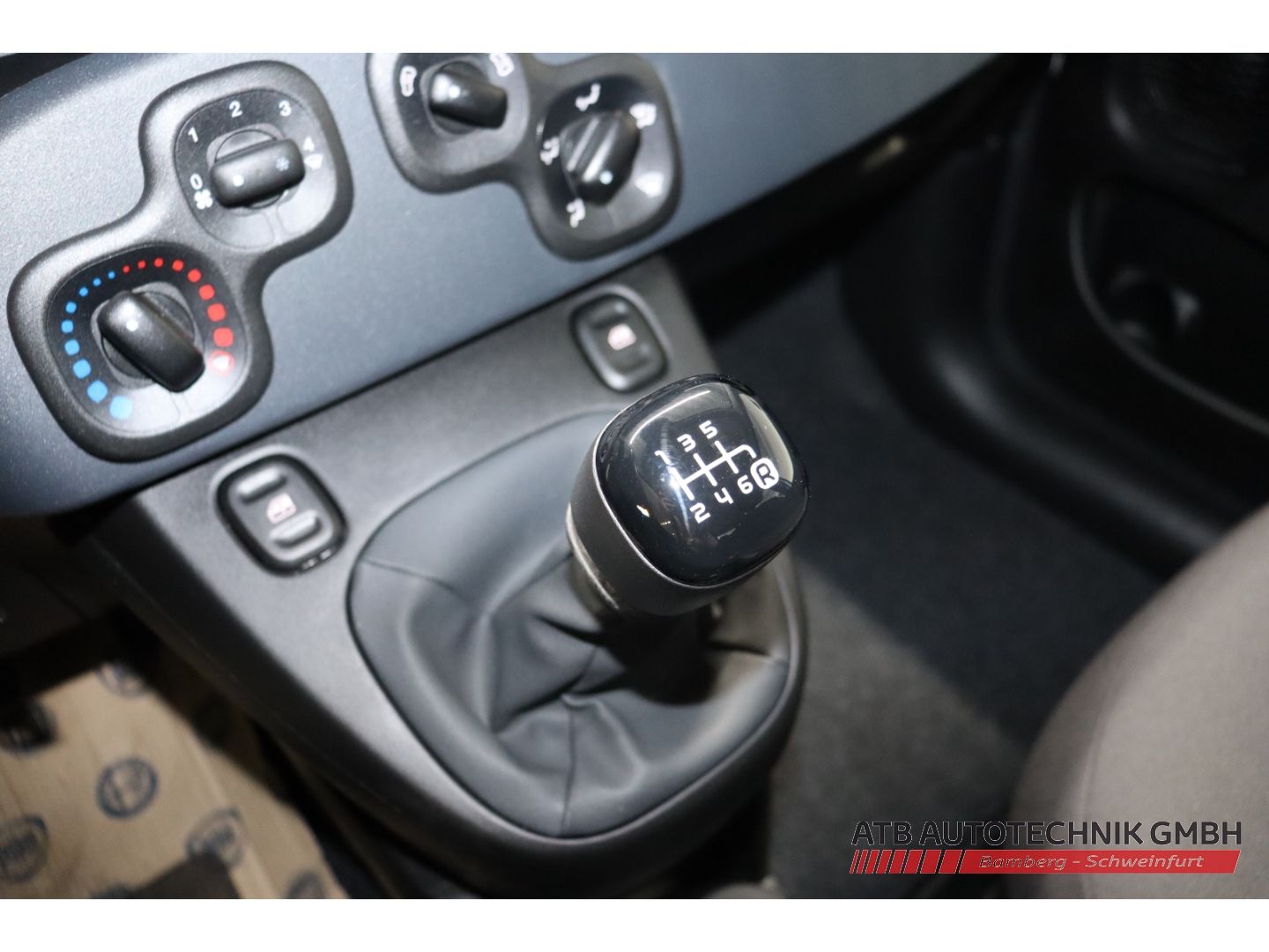Fahrzeugabbildung Fiat Pandina ICON Hybrid 1.0 GSE DAB Spurhalteass.