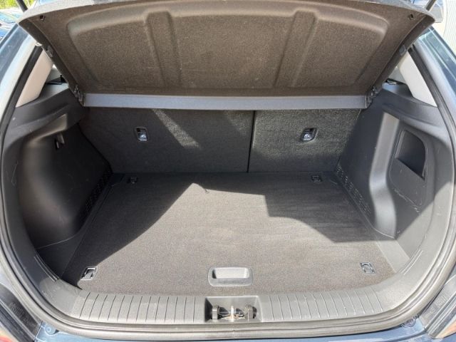 Fahrzeugabbildung Hyundai KONA Select Elektro 2WD +KLIMA+CARPLAY+RFK+PDC+U
