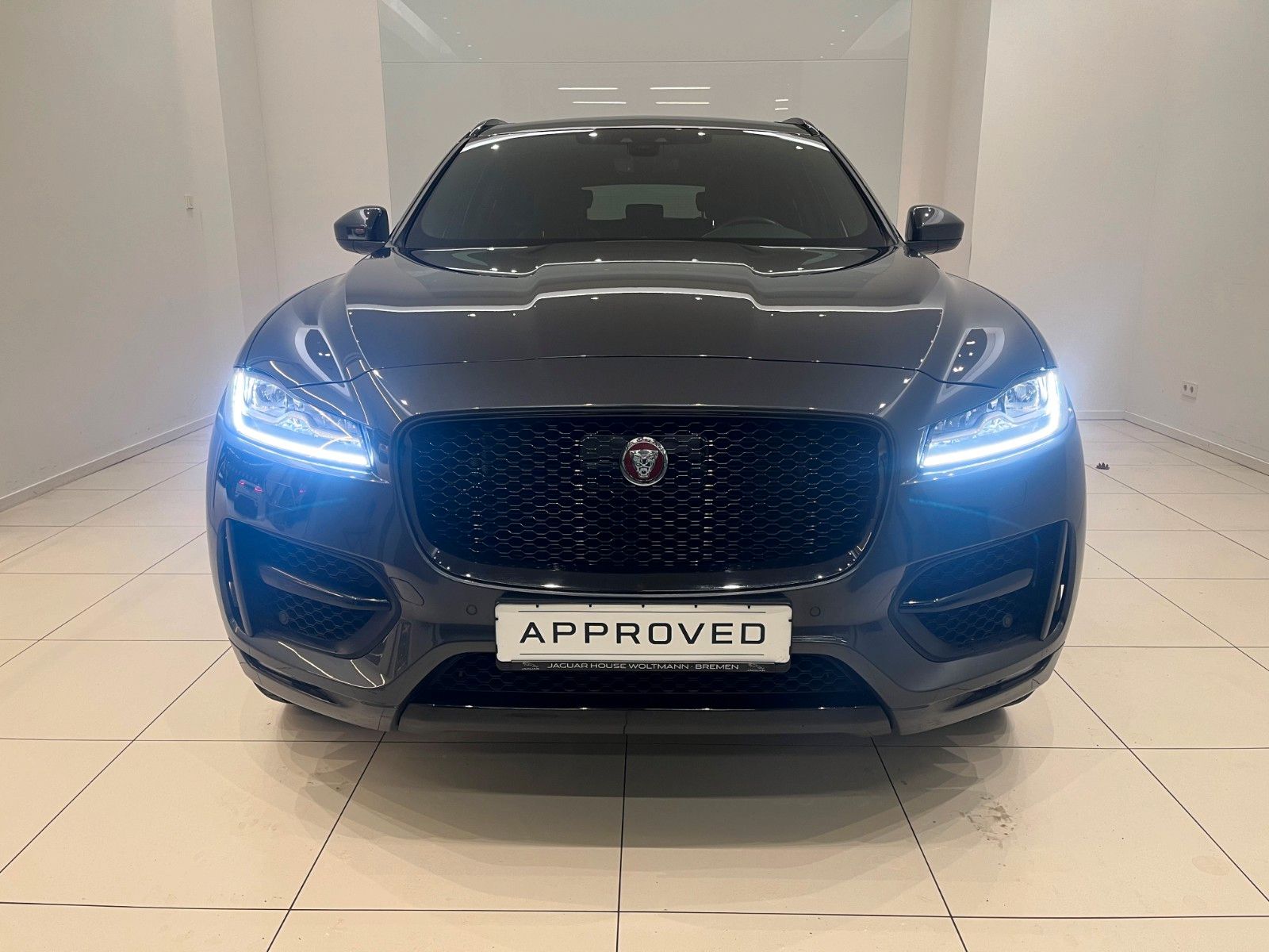 Fahrzeugabbildung Jaguar F-Pace 30d R-Sport AWD Panorama & 22" Rad