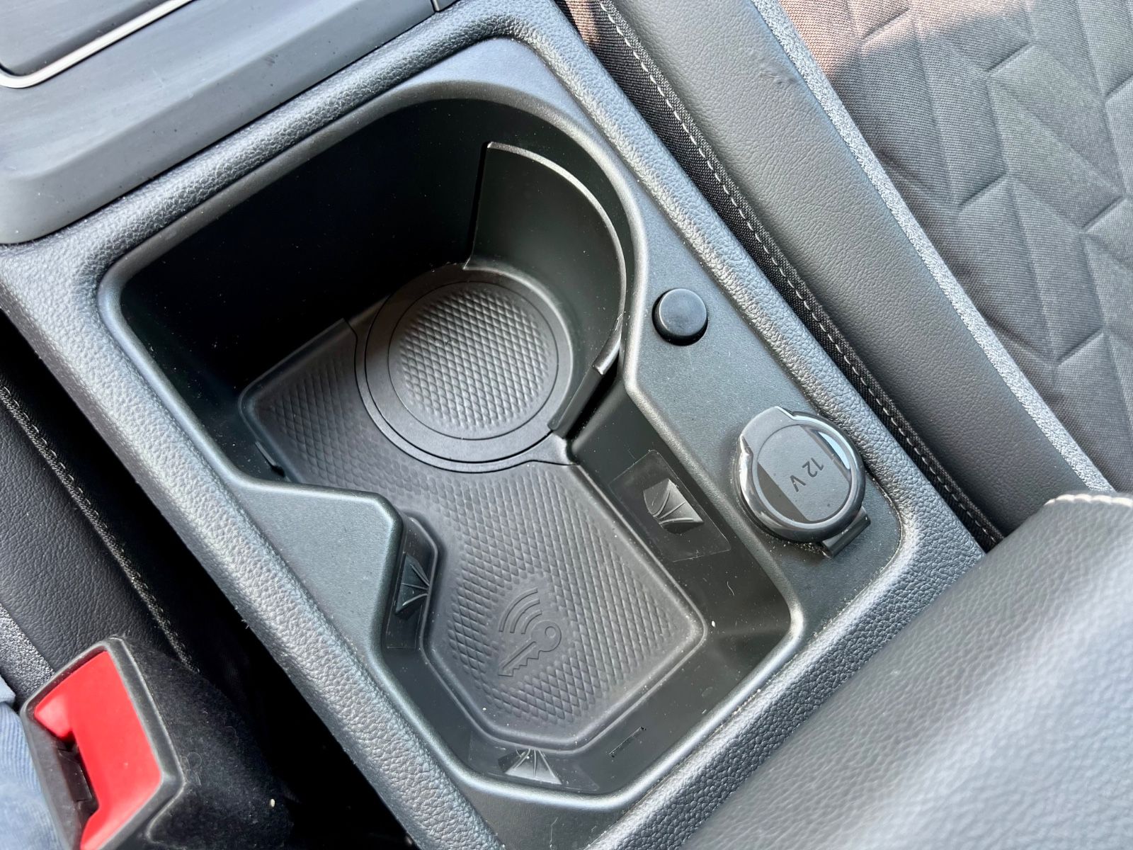 VW Golf VIII Variant 1.5 TSI AAC SHZ KAMERA NAVI