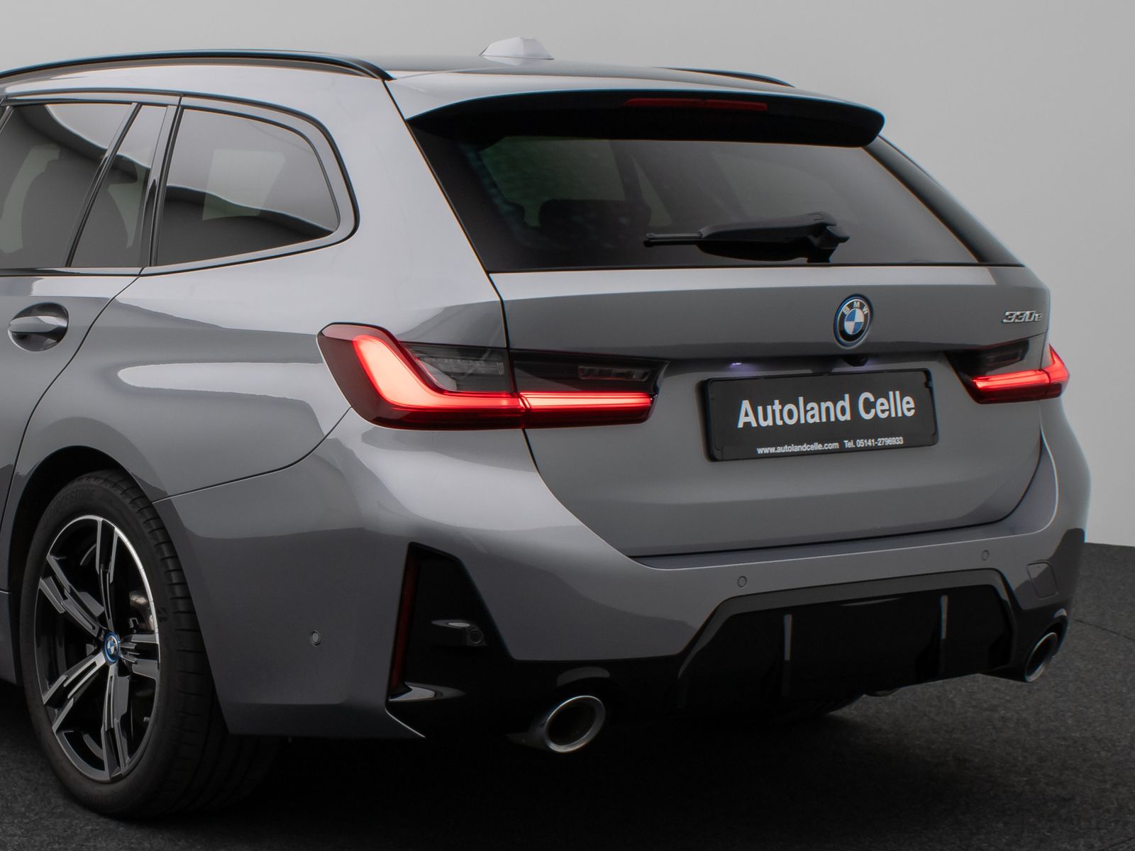 Fahrzeugabbildung BMW 330e M Sport Panorama Kamera HUD DAB HiFi AHK