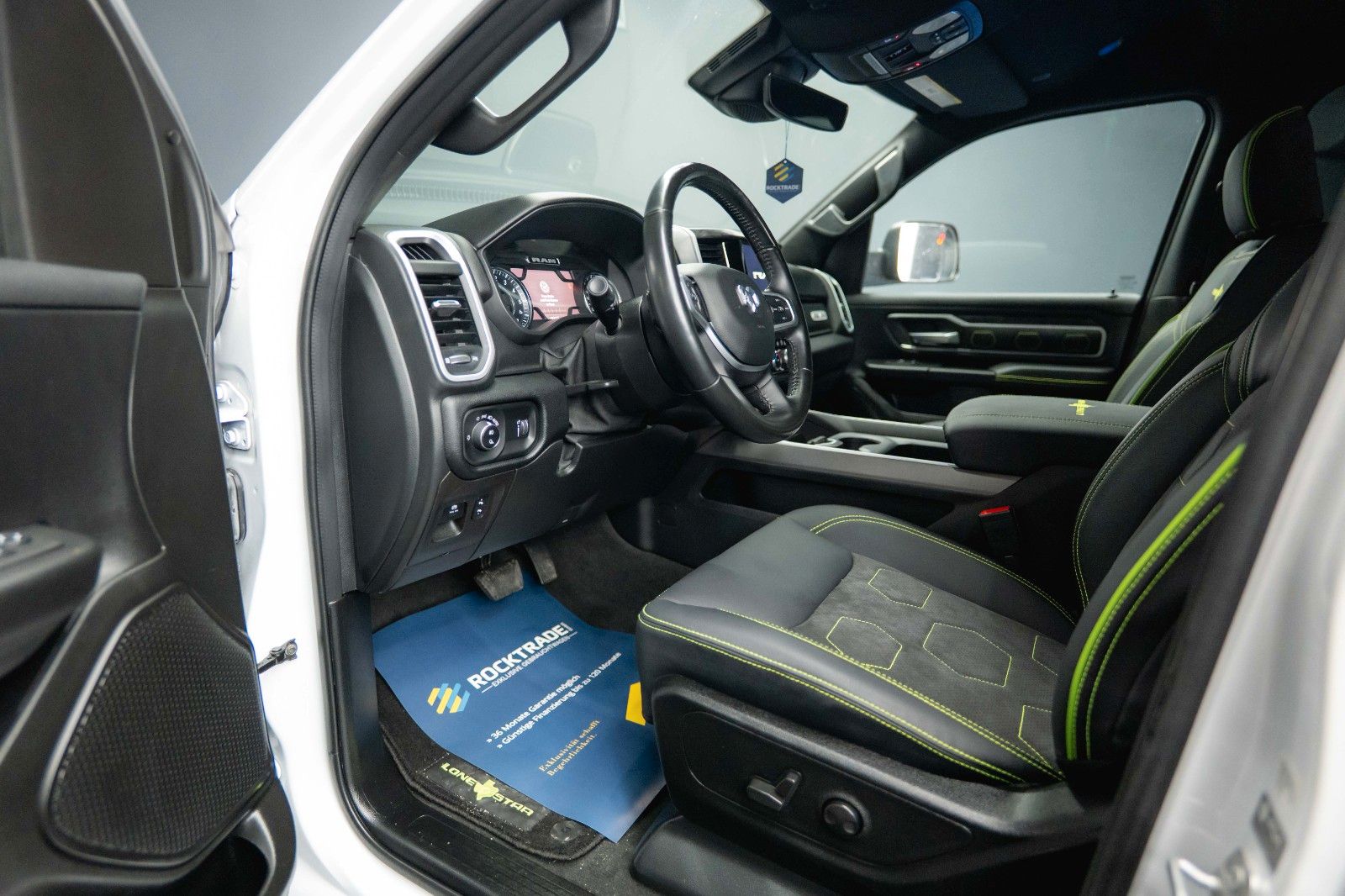 Fahrzeugabbildung Dodge RAM 5.7 V8 HEMI 4x4 OFFROAD Night-Paket LONGBED