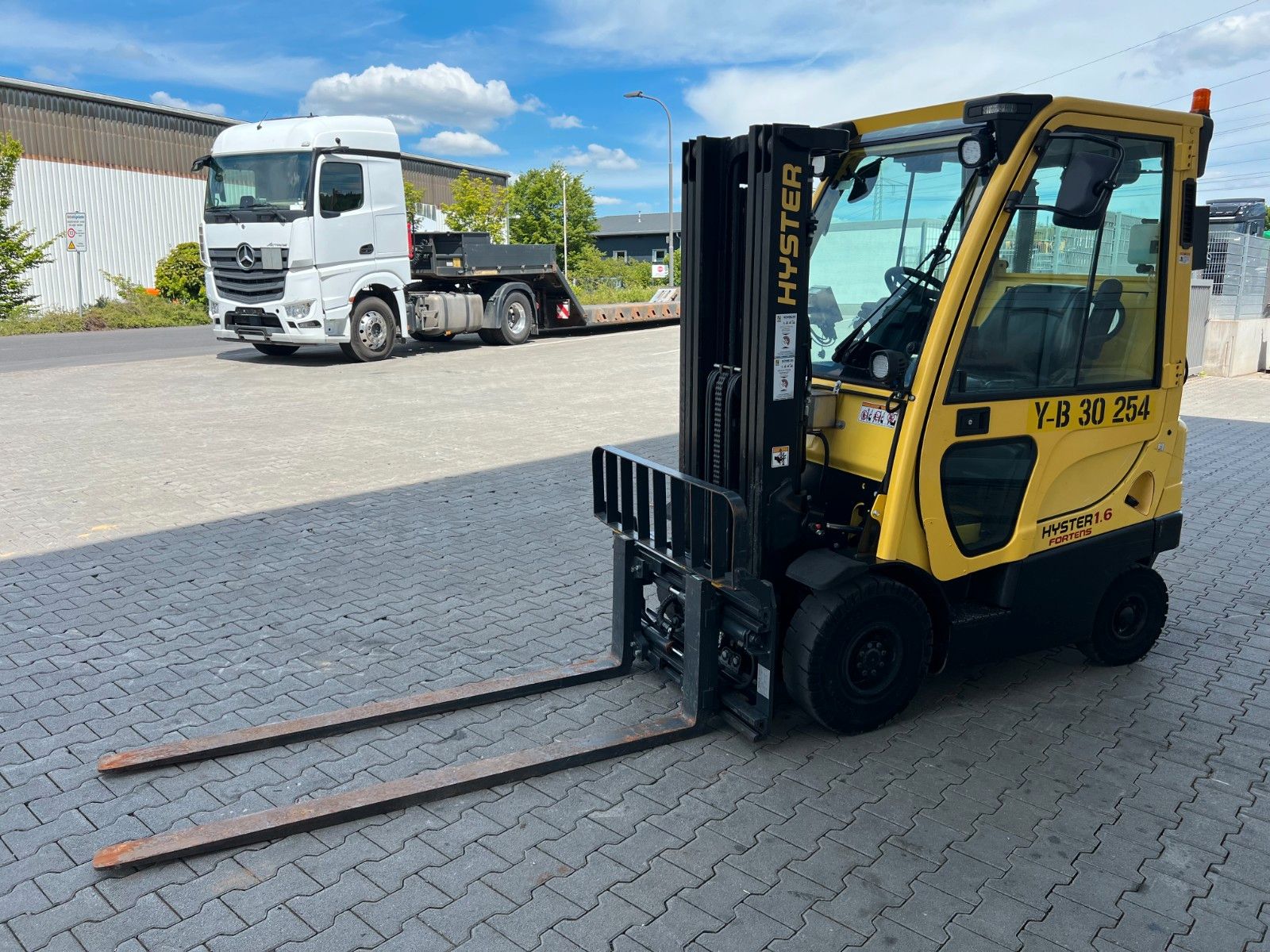 Fahrzeugabbildung Hyster H1.6 FT / Verstellgerät / HH: 4.45m / nur 812h