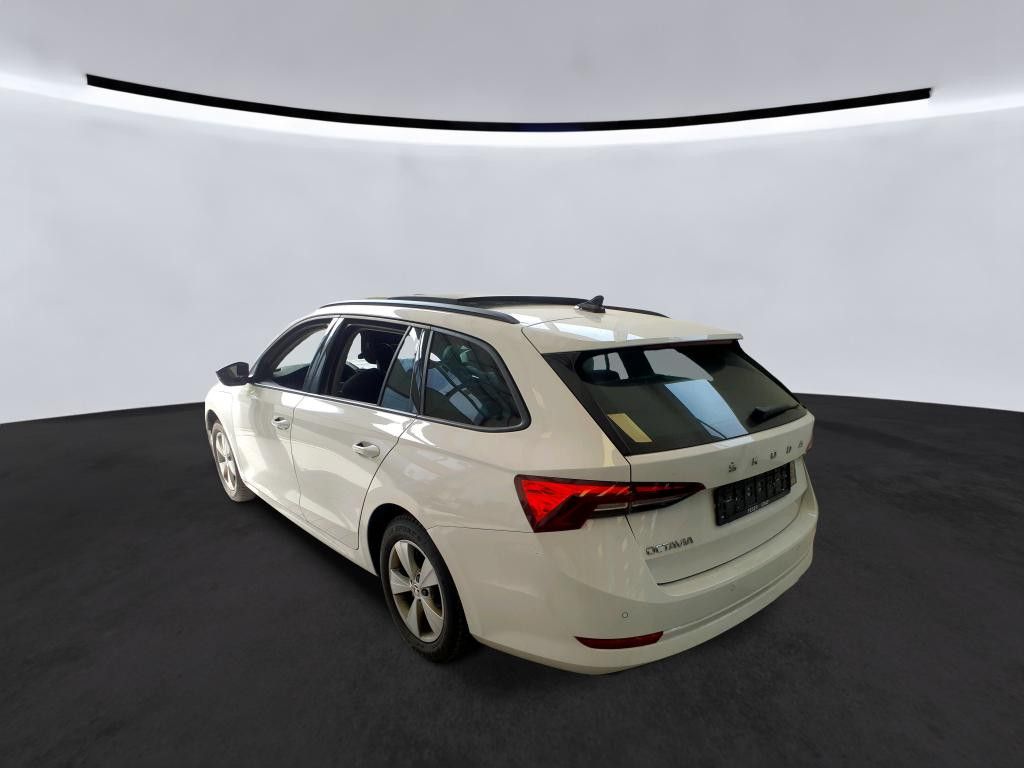 Fahrzeugabbildung SKODA Octavia Combi 1.5 TSI Selection-PANO-AHK-LED-SHZ