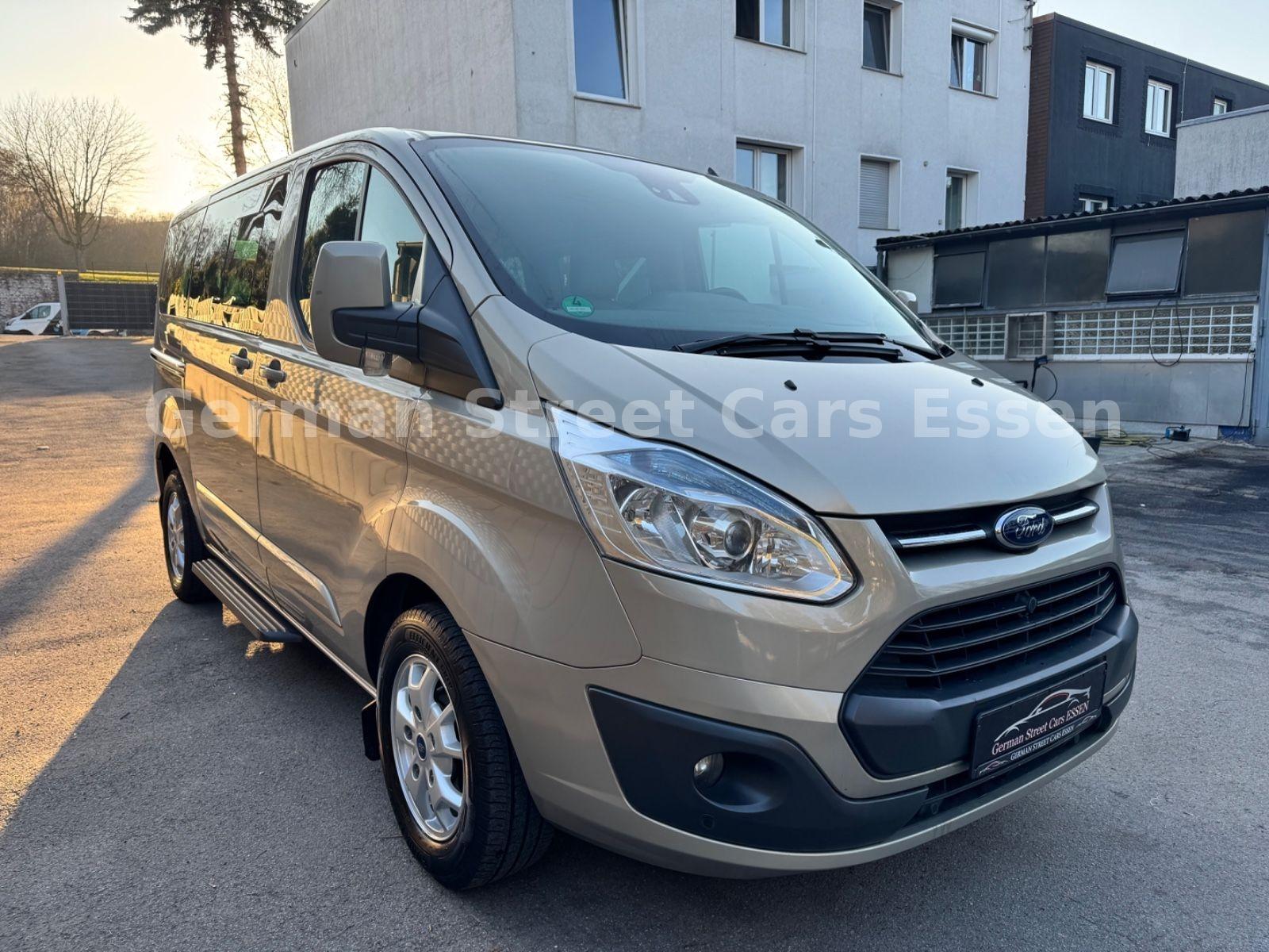 Ford Custom Tourneo 2.2 TDCi Titanium 8-Sitzer