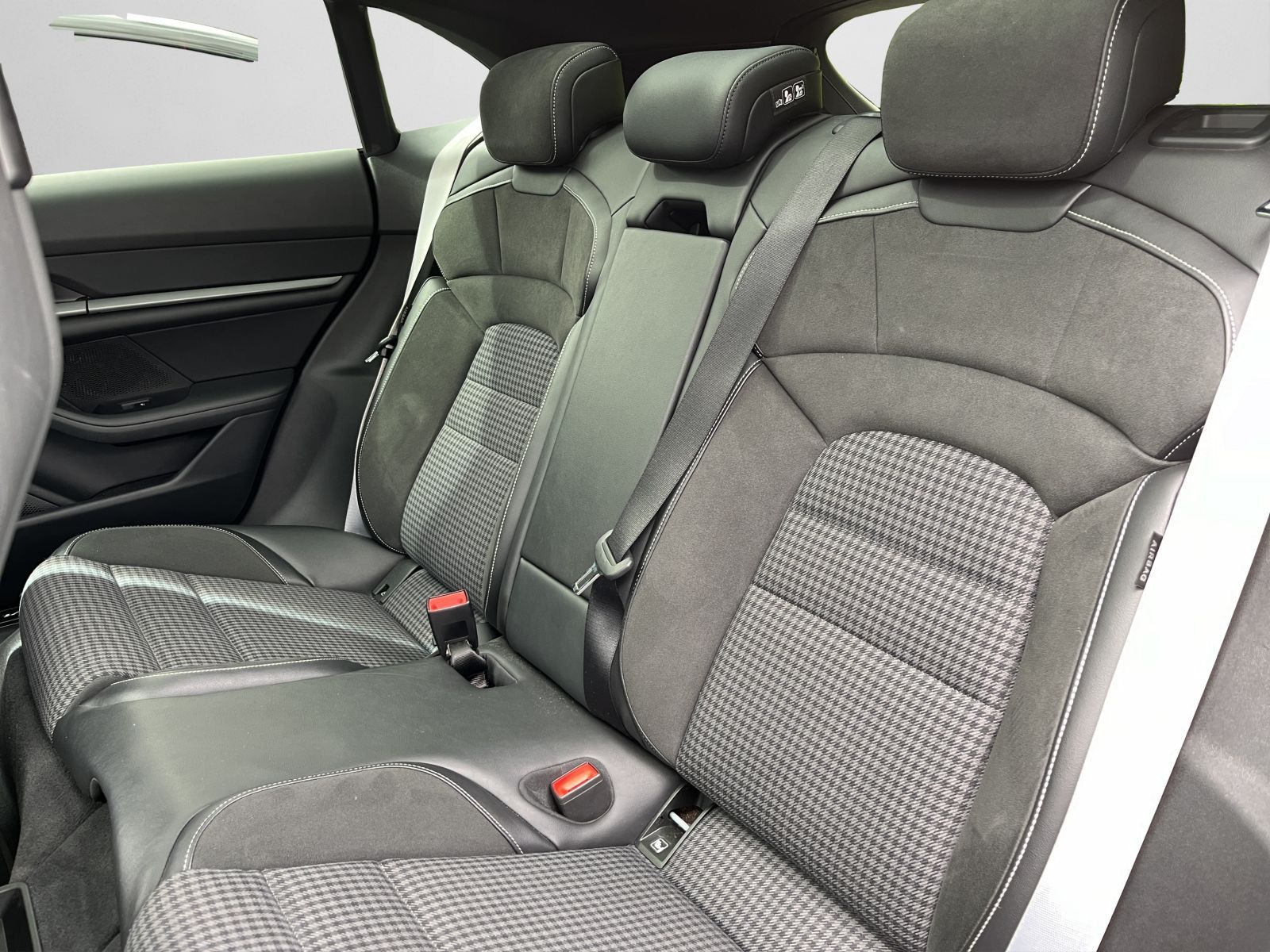 Porsche Taycan - Bild 11