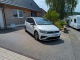 Volkswagen Touran 2.0 TDI SCR Highline R-Line - Volkswagen Touran mit Diesel-Antrieb: Kleinbus, R Line
