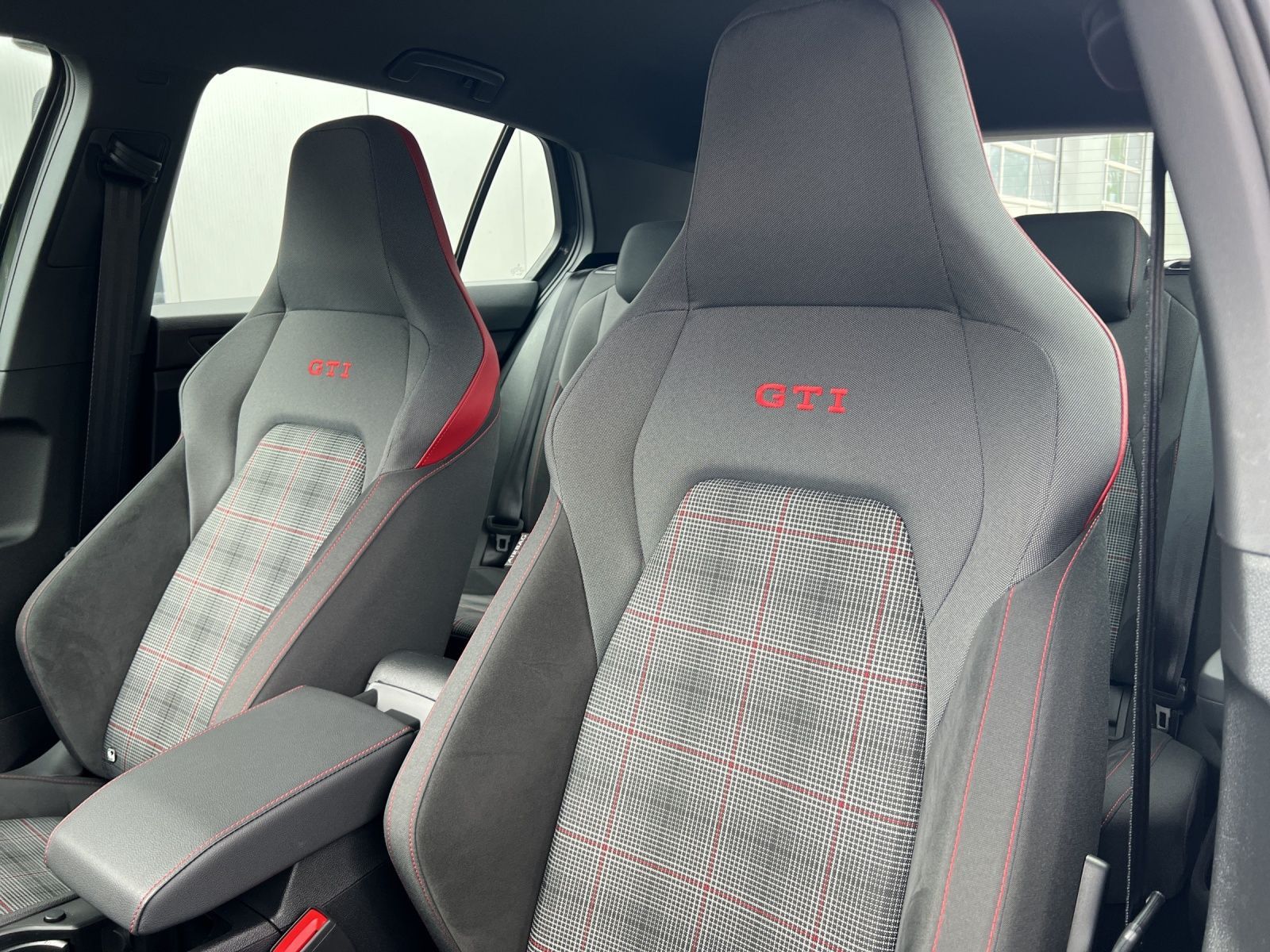 Golf VIII GTI 2.0 TSI DSG LED*App-Connect