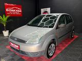 Ford Fiesta 1.25 16V Ghia - Ford Fiesta aus 2003: Ghia