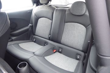 MINI Cooper SE - 12