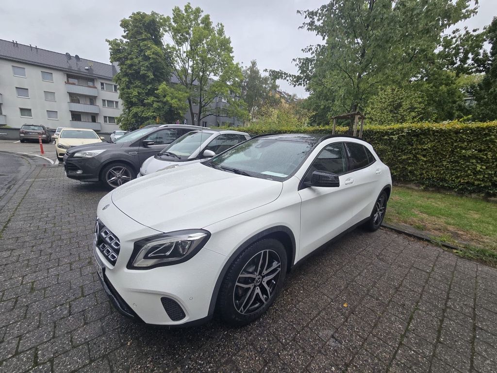 Image of Mercedes-Benz GLA 180