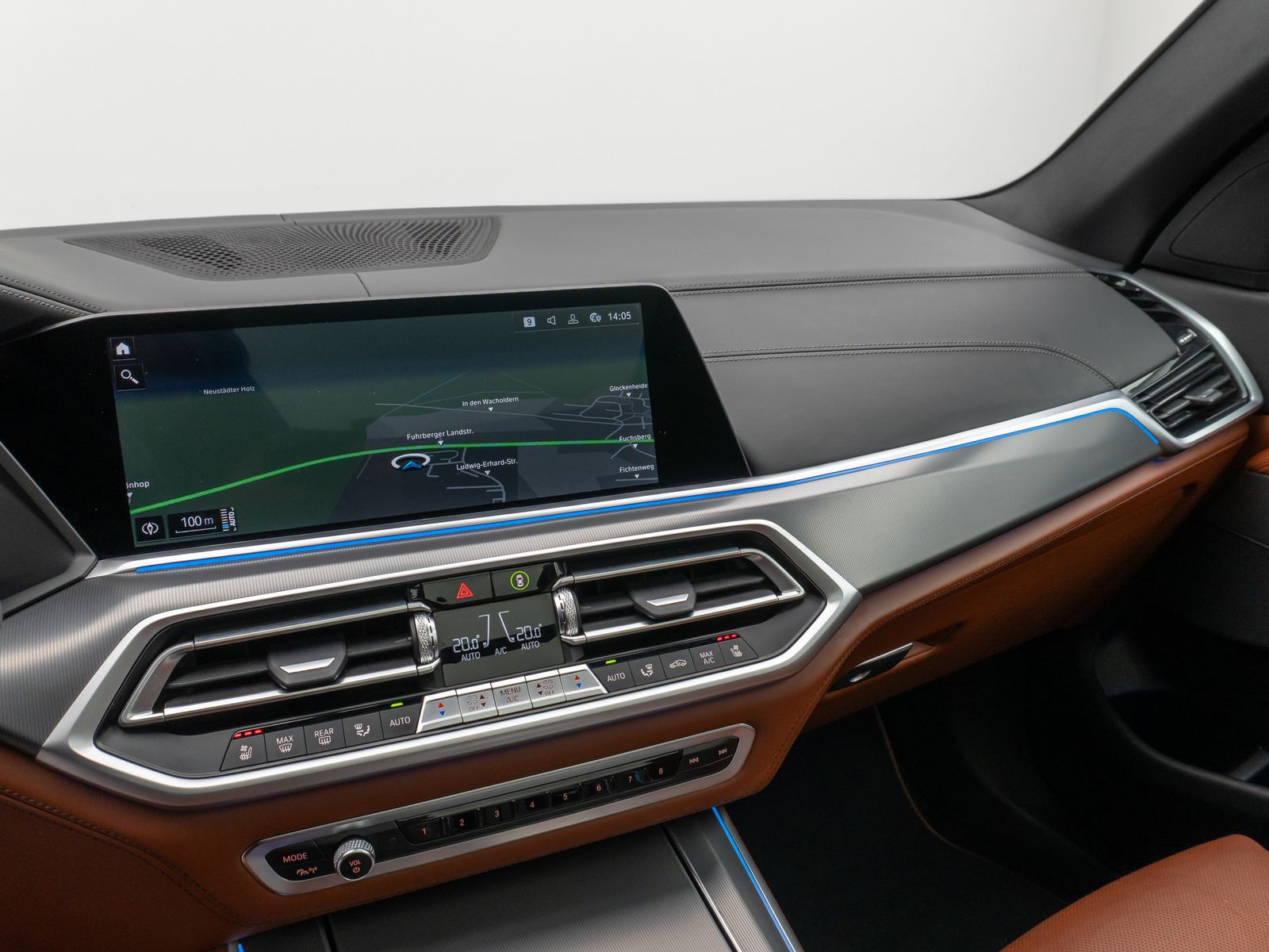 Fahrzeugabbildung BMW X5 xD45e M Sport Panorama 360°HUD HiFi NightVisi