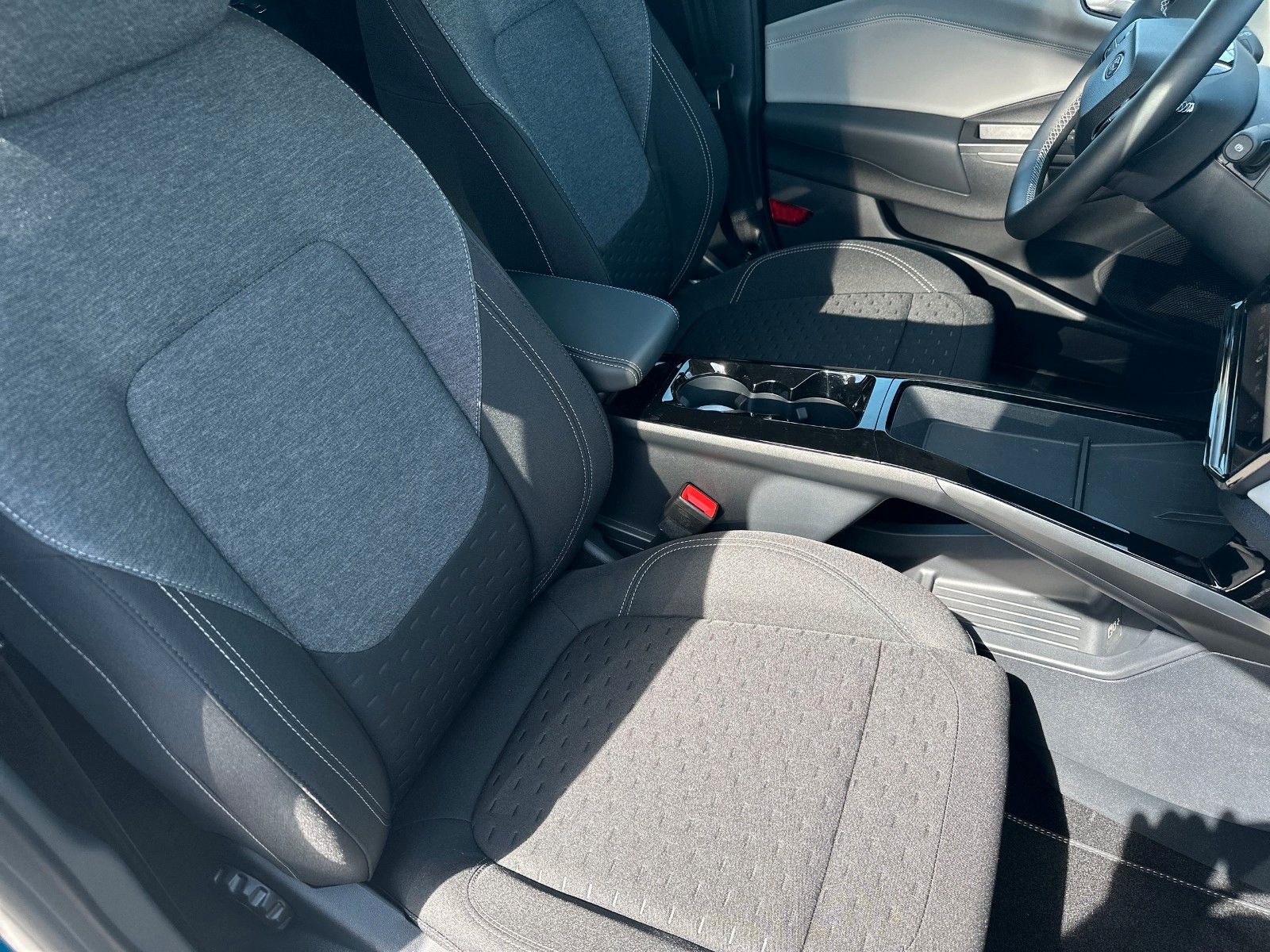 Fahrzeugabbildung Ford Puma Gen-E AHK, WINTER-PAKET