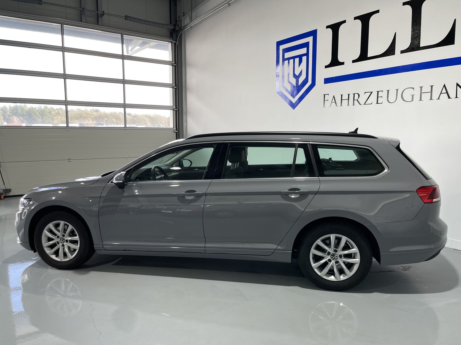 Fahrzeugabbildung Volkswagen Passat Variant Business 2.0 TDI*LED*Cam*ACC*Navi