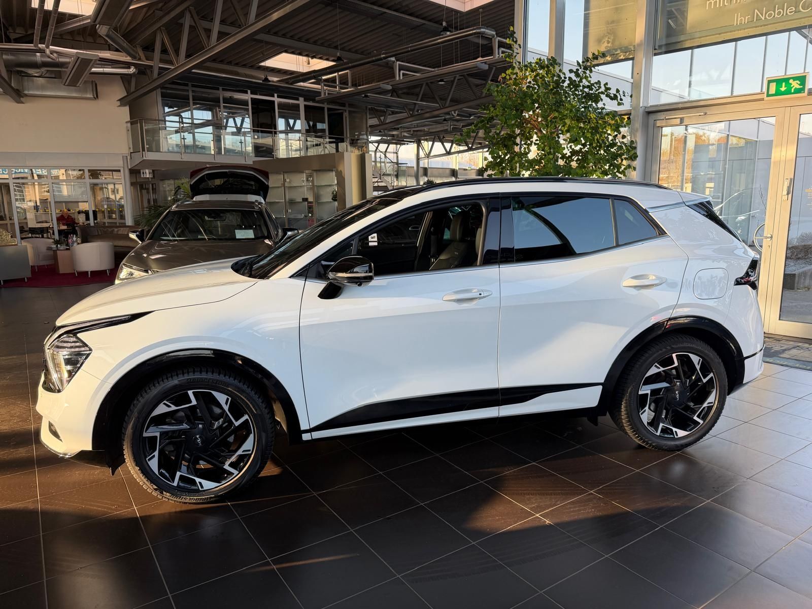 Fahrzeugabbildung Kia Sportage GT-Line 4WD AHK PANO 360° H/K LEDER 19"