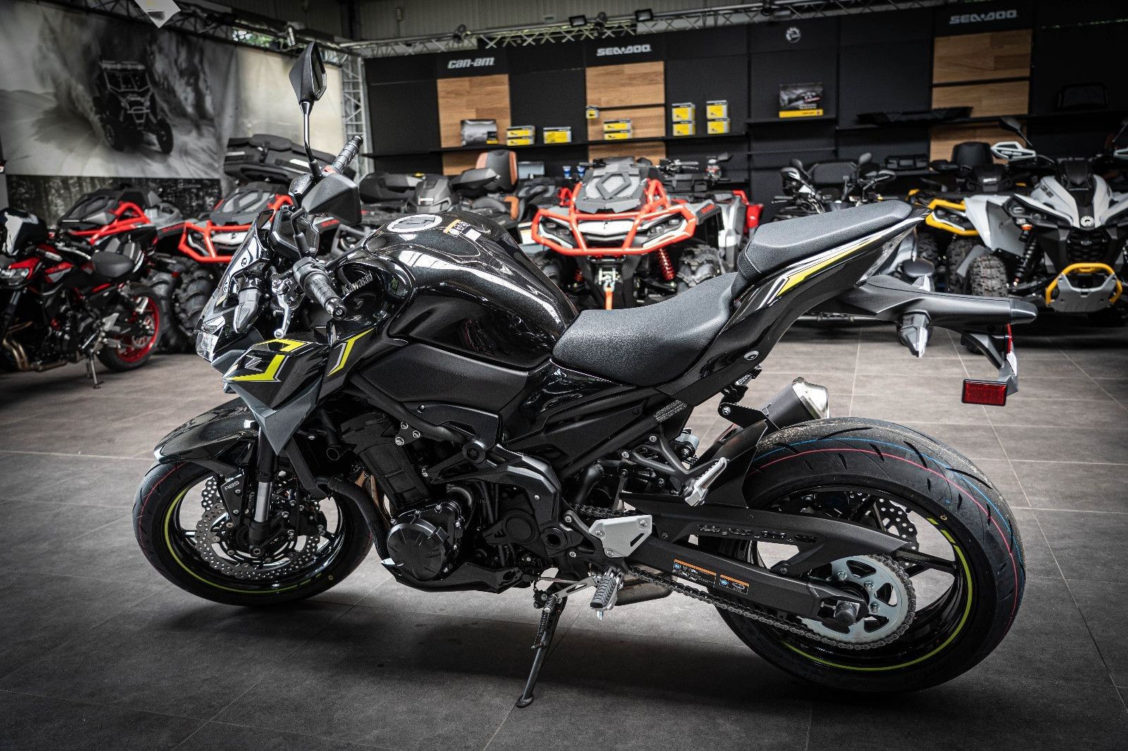Fahrzeugabbildung Kawasaki Z900 2024 4 Jahre Garantie