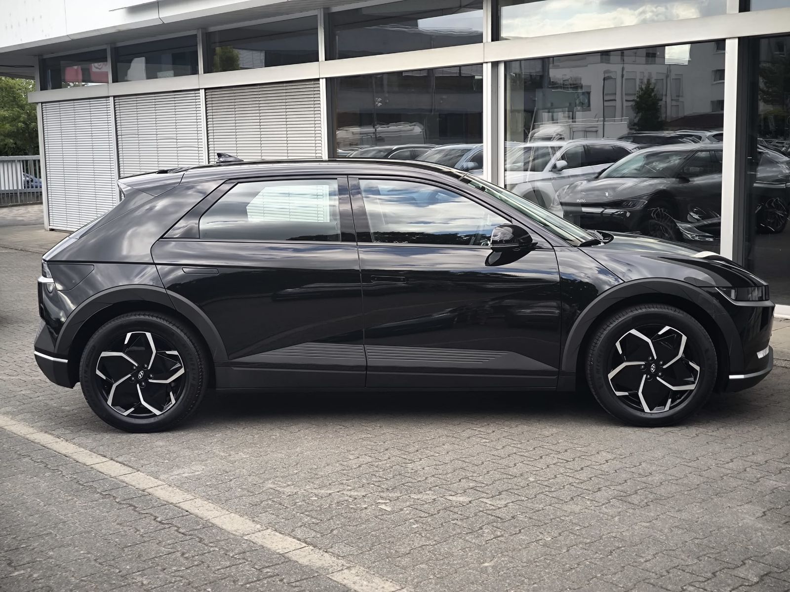 Fahrzeugabbildung Hyundai Ioniq 5 Dynamiq WERKSGA+NAVI+LED+SHZ+KAM+ACC+WP