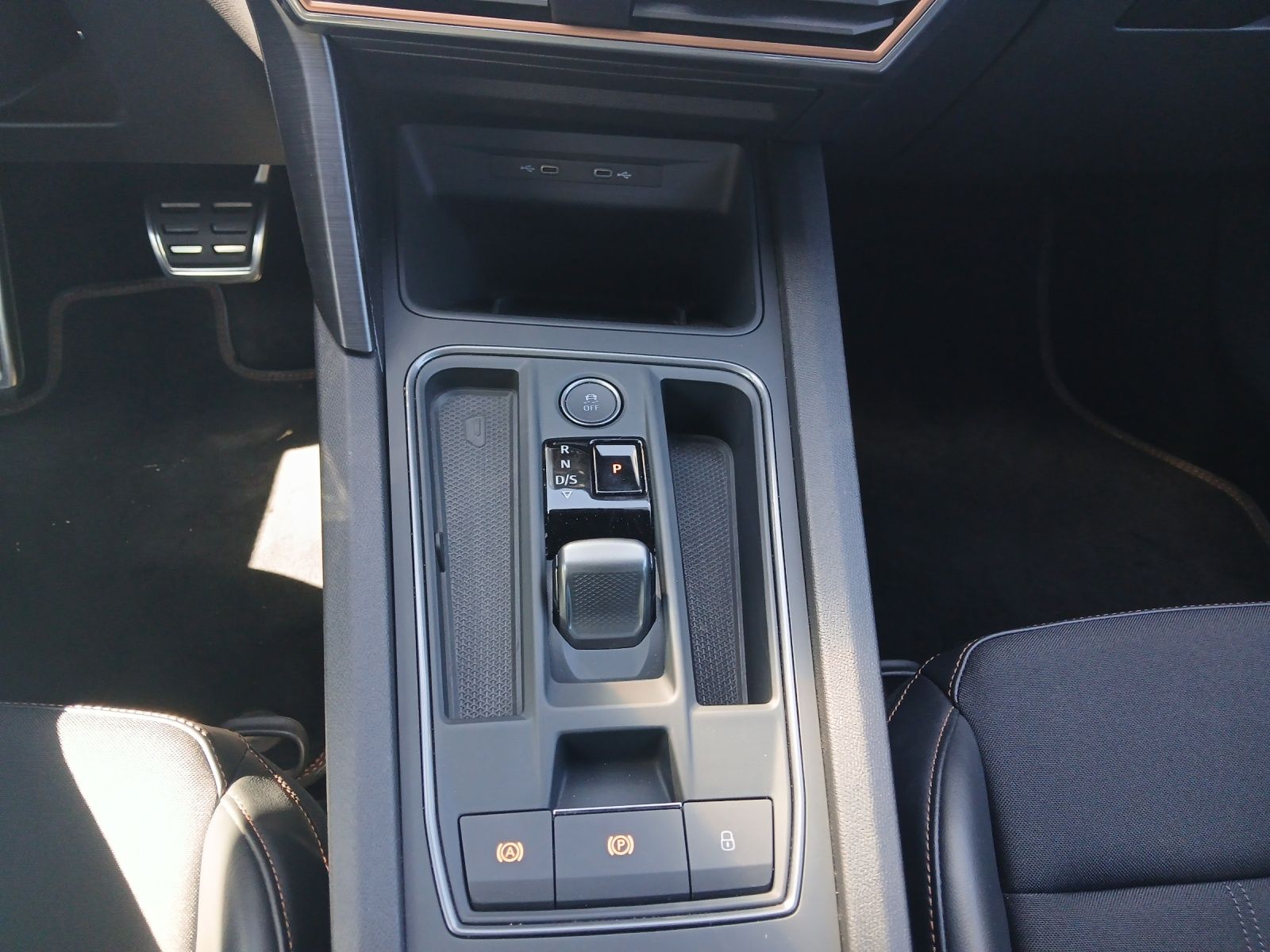 Fahrzeugabbildung CUPRA Leon Sportstourer VZ 4Drive DSG LED Navi ACC RFK