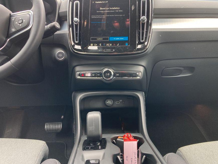 Volvo XC 40 B3 2WD Core +ANHÄNGERKUPPLUNG+LED+SHZ