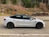 Tesla Model 3 Allradantrieb mit Dualmotor Long Ran... - gebrauchte Tesla Model 3 aus dem Jahr 2022