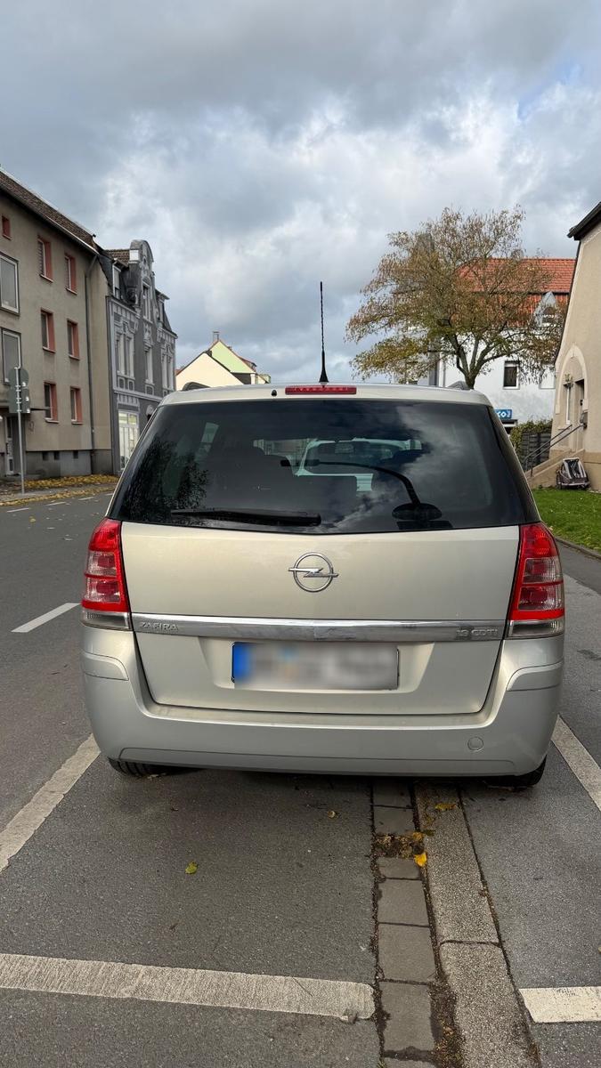 Opel Zafira 2010 — photo 6