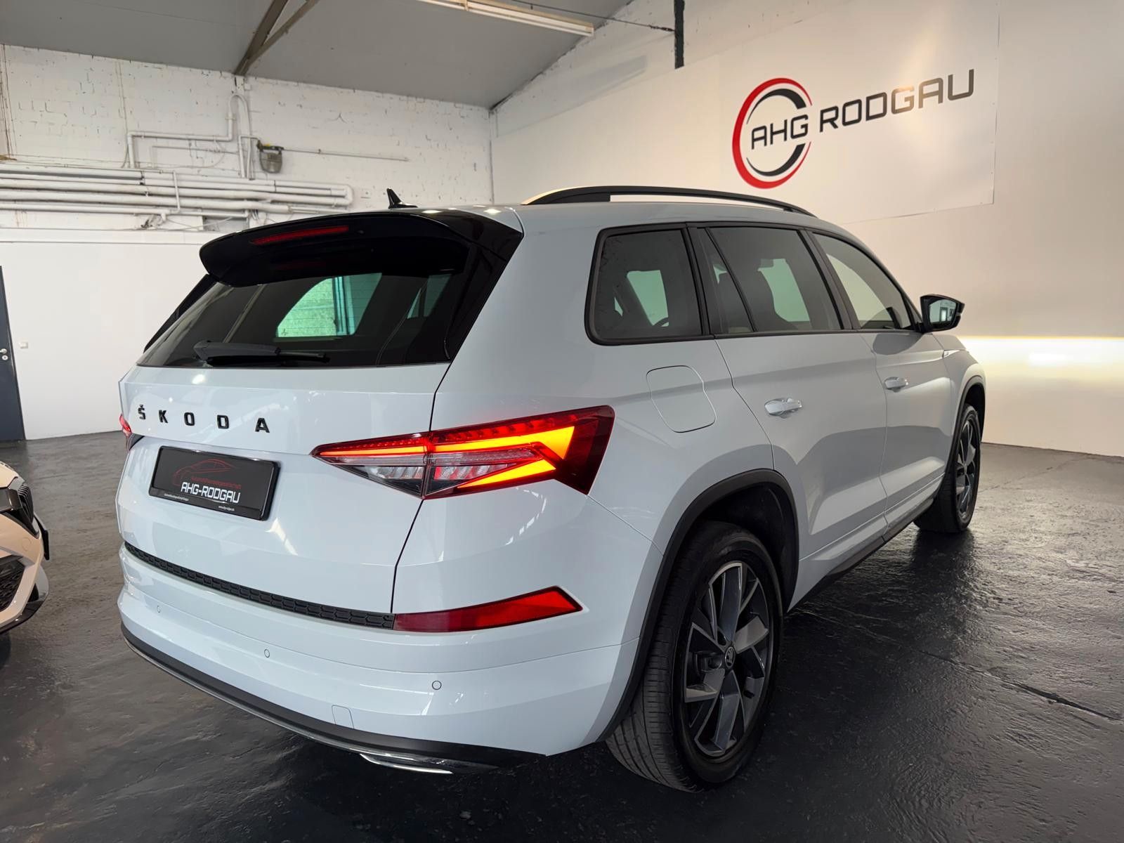 Skoda Kodiaq Sportline 4x4/AHK/NAVI/LED/Family foto 7