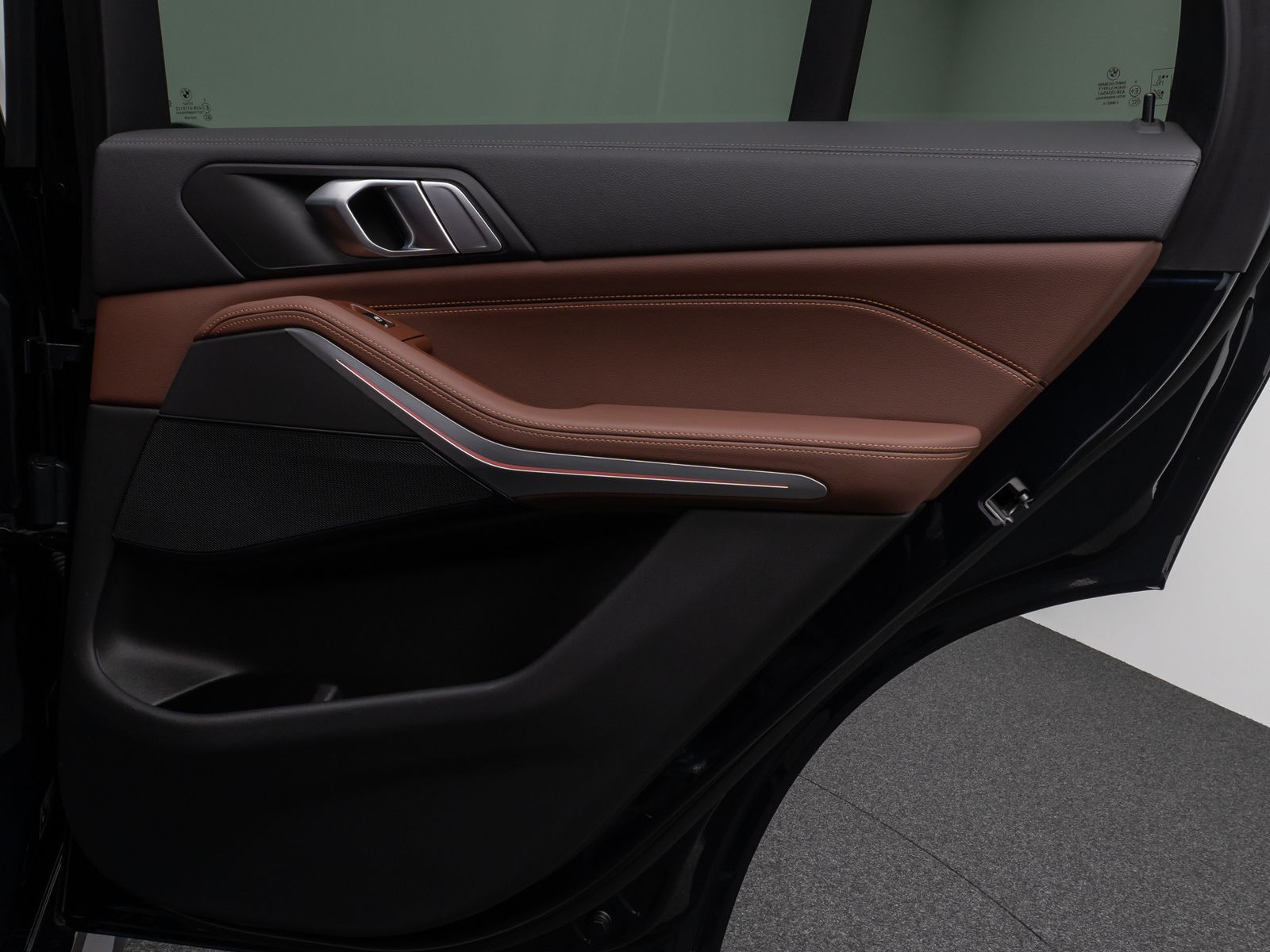Fahrzeugabbildung BMW X5 xD45e M Sport Kamera Laser HUD DAB HiFi ACC