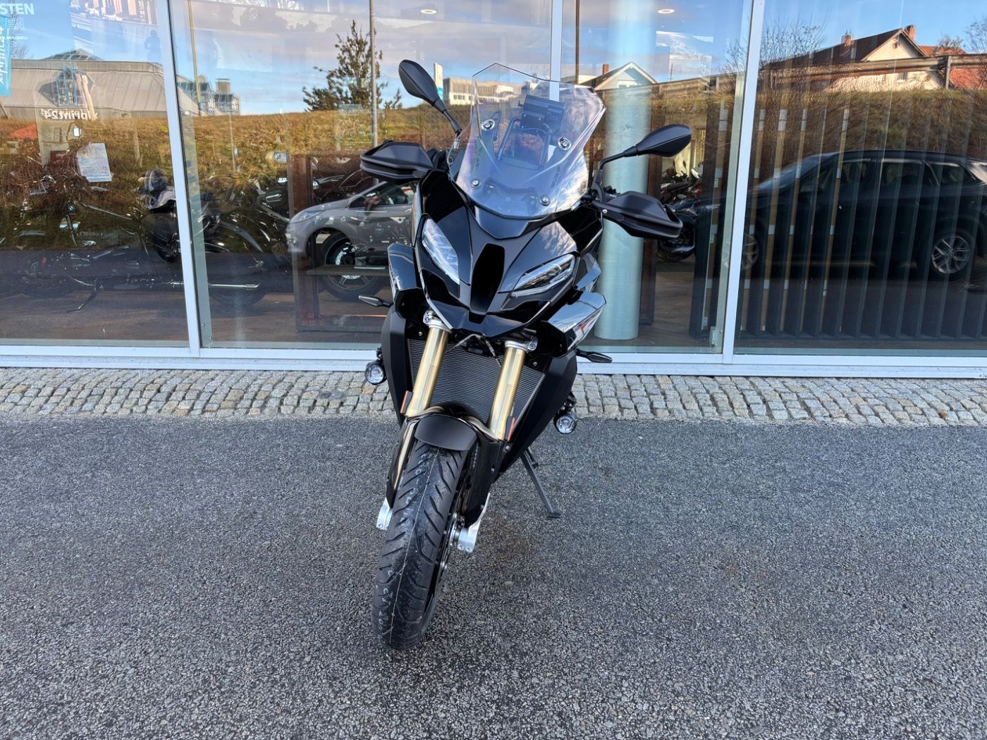 Fahrzeugabbildung BMW S 1000 XR Touren- und Dynamik-Paket