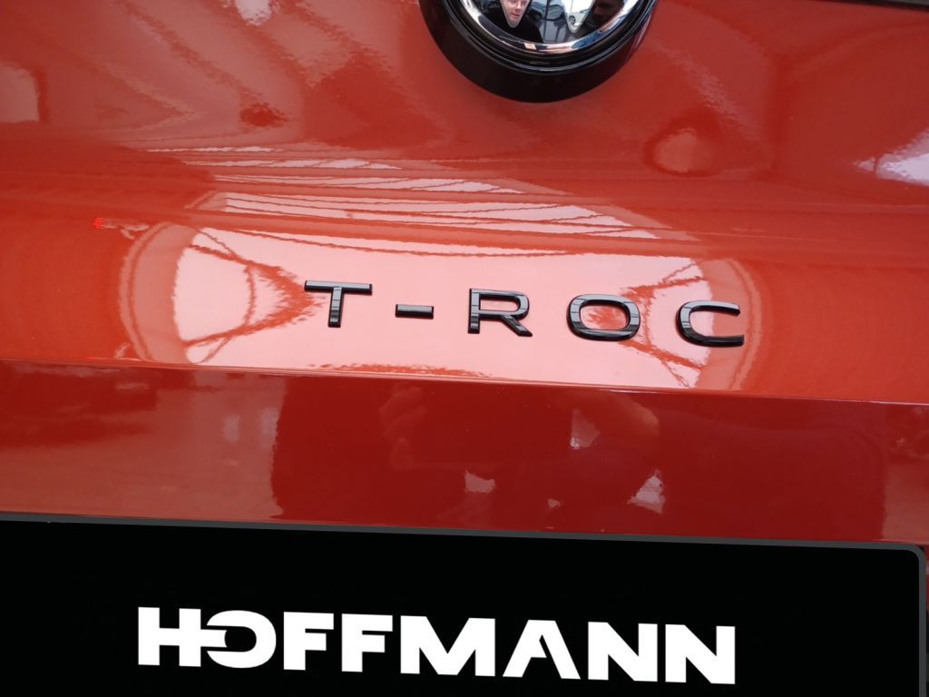 Fahrzeugabbildung Volkswagen T-Roc 1.5 eTSI DSG R-Line Black Style, AHZV uvm.