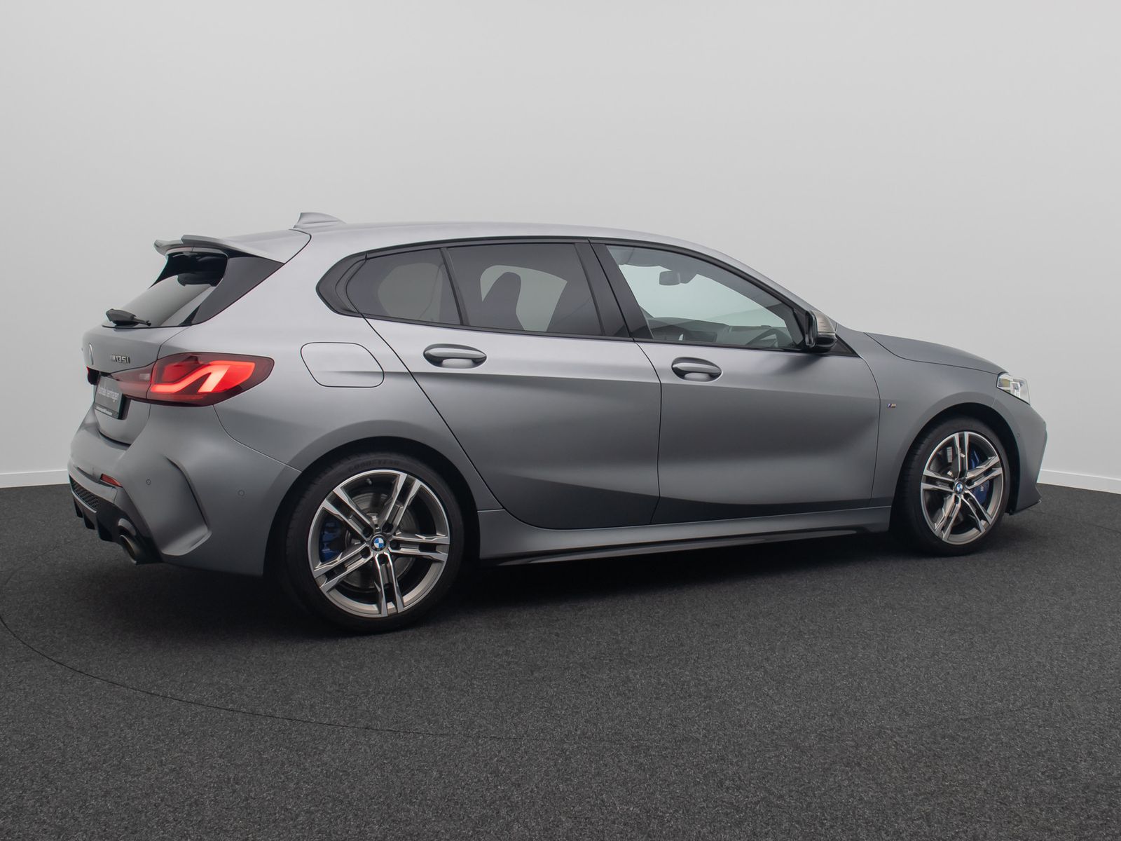 Fahrzeugabbildung BMW M135 xD HUD DAB Kamera HiFi Komfort 18Zoll