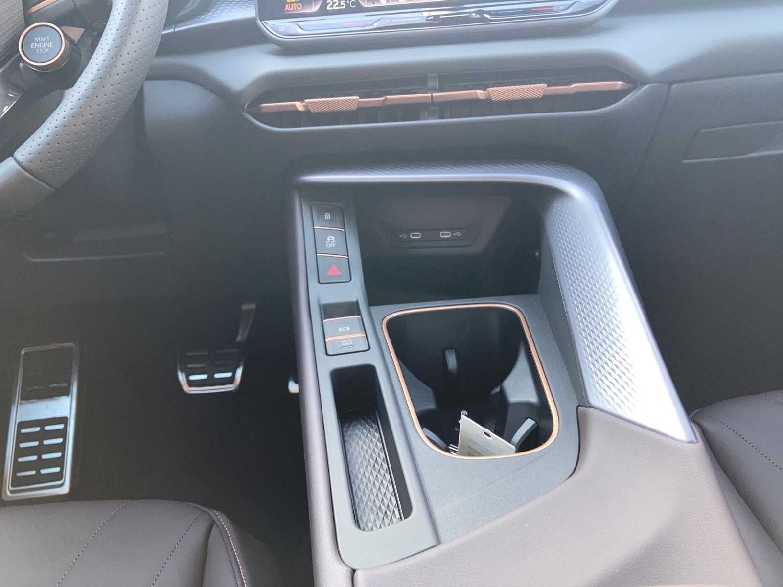 CUPRA Terramar VZ 1.5 DSG e-HYBRID 200kW/272PS - Image 14