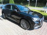 Audi Q3 SUV S line - Audi Q3: Schwarz