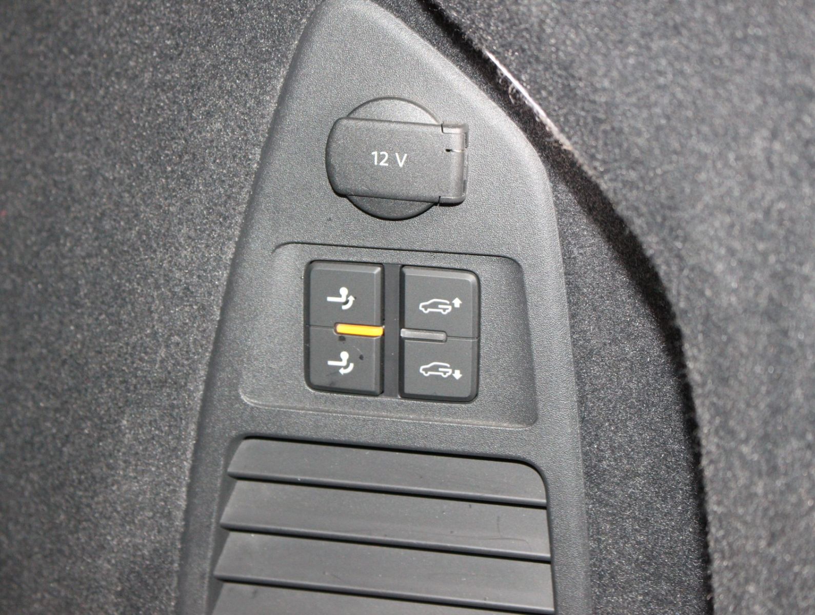 Fahrzeugabbildung Volkswagen Touareg 4.0 V8 TDI  4M  R-Line*PNRM*AHK*HUD*Voll