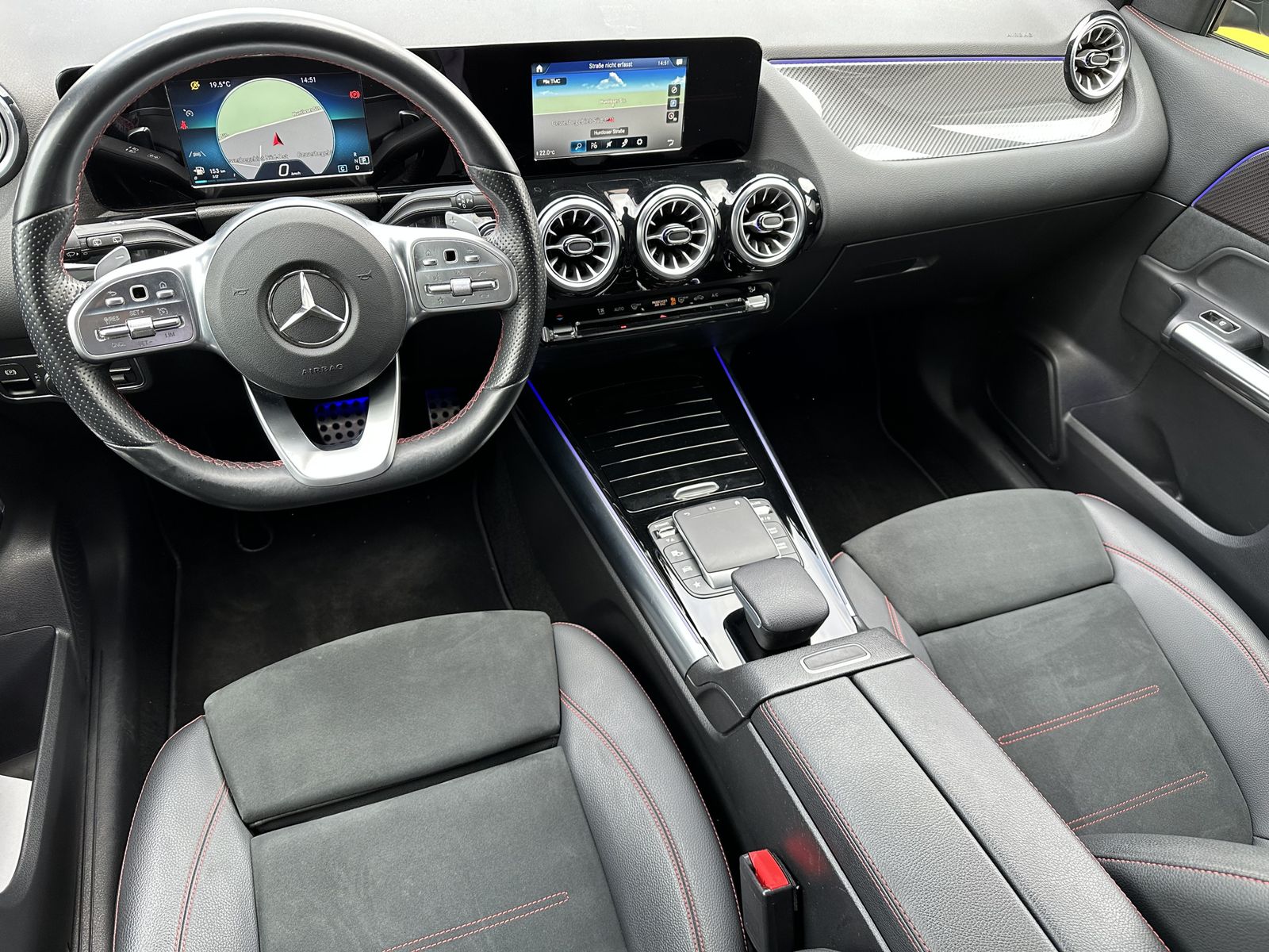 Fahrzeugabbildung Mercedes-Benz GLA 220d 4Matic AMG-Line NAV+LED+KAMERA+PANORAMA