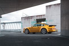 Fahrzeugabbildung Porsche 964 Turbo 3.6 *Speedgelb / Speedline / Dt. Fzg*