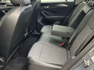 Volkswagen Tiguan - 11