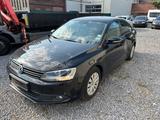 Volkswagen Jetta VI Comfortline 1.6 TDI DSG - Volkswagen Jetta aus 2012 mit Diesel-Antrieb