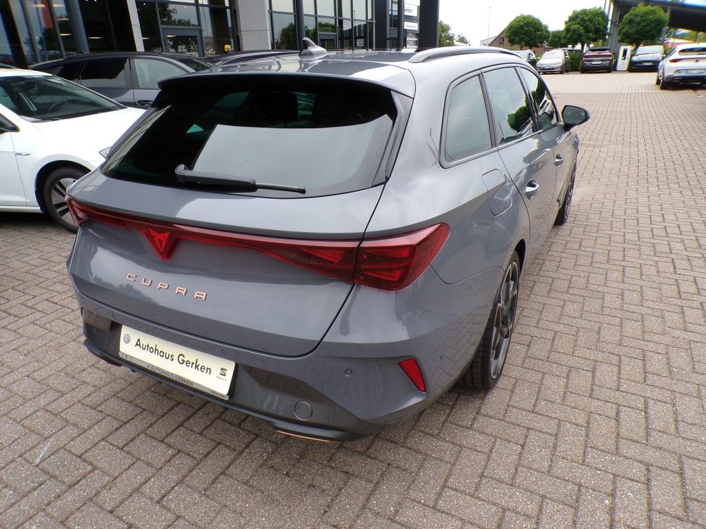 Fahrzeugabbildung CUPRA Leon Sportstourer VZ 1.5 e-Hybrid DSG