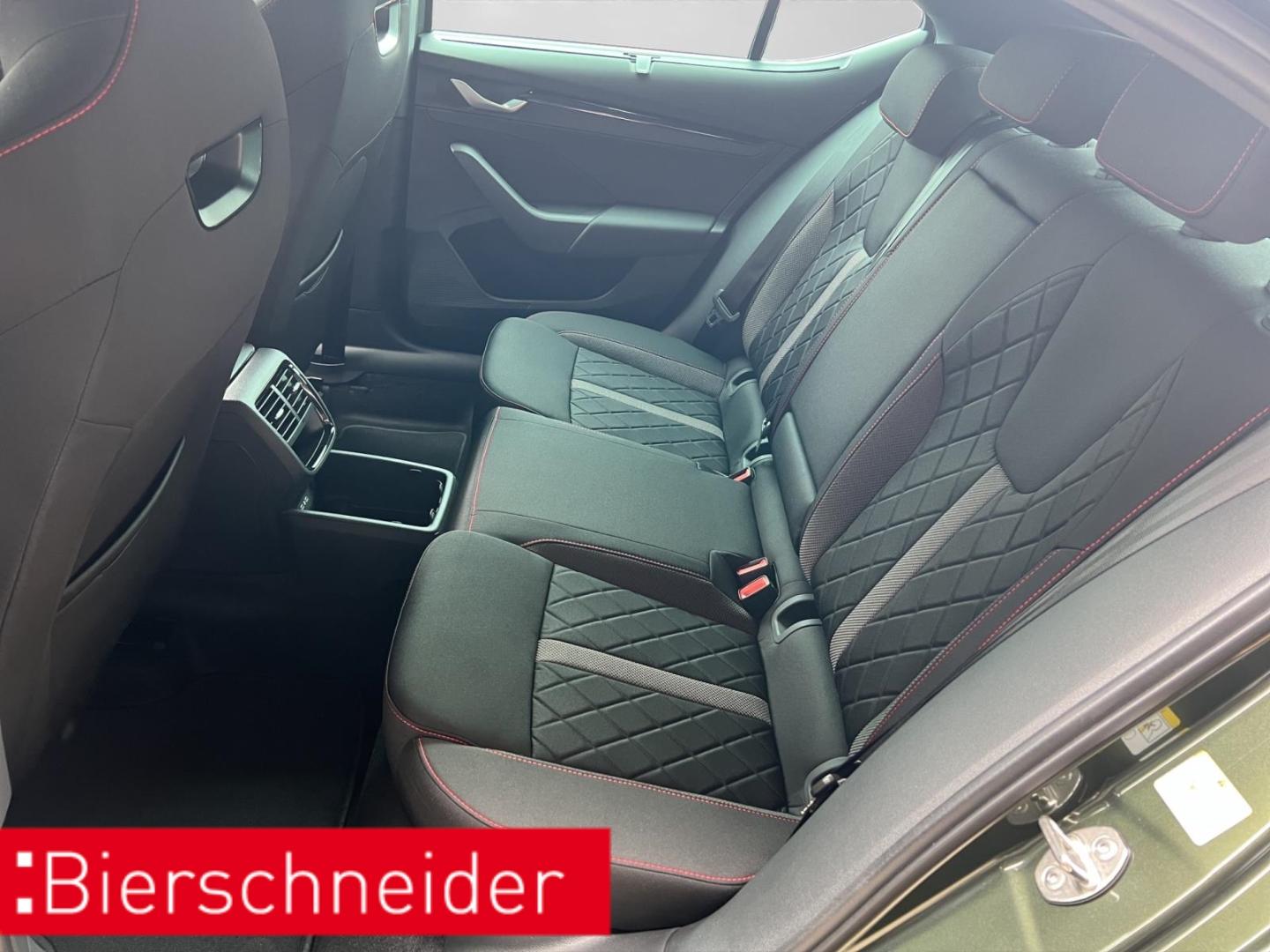 Skoda Octavia 2.0 TSI DSG RS CANTON DCC AHK HEAD-UP MA