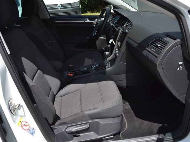 Golf VII e-Golf CL/WÄRMEPUMPE/LED/NAVI-PRO+VZE/D