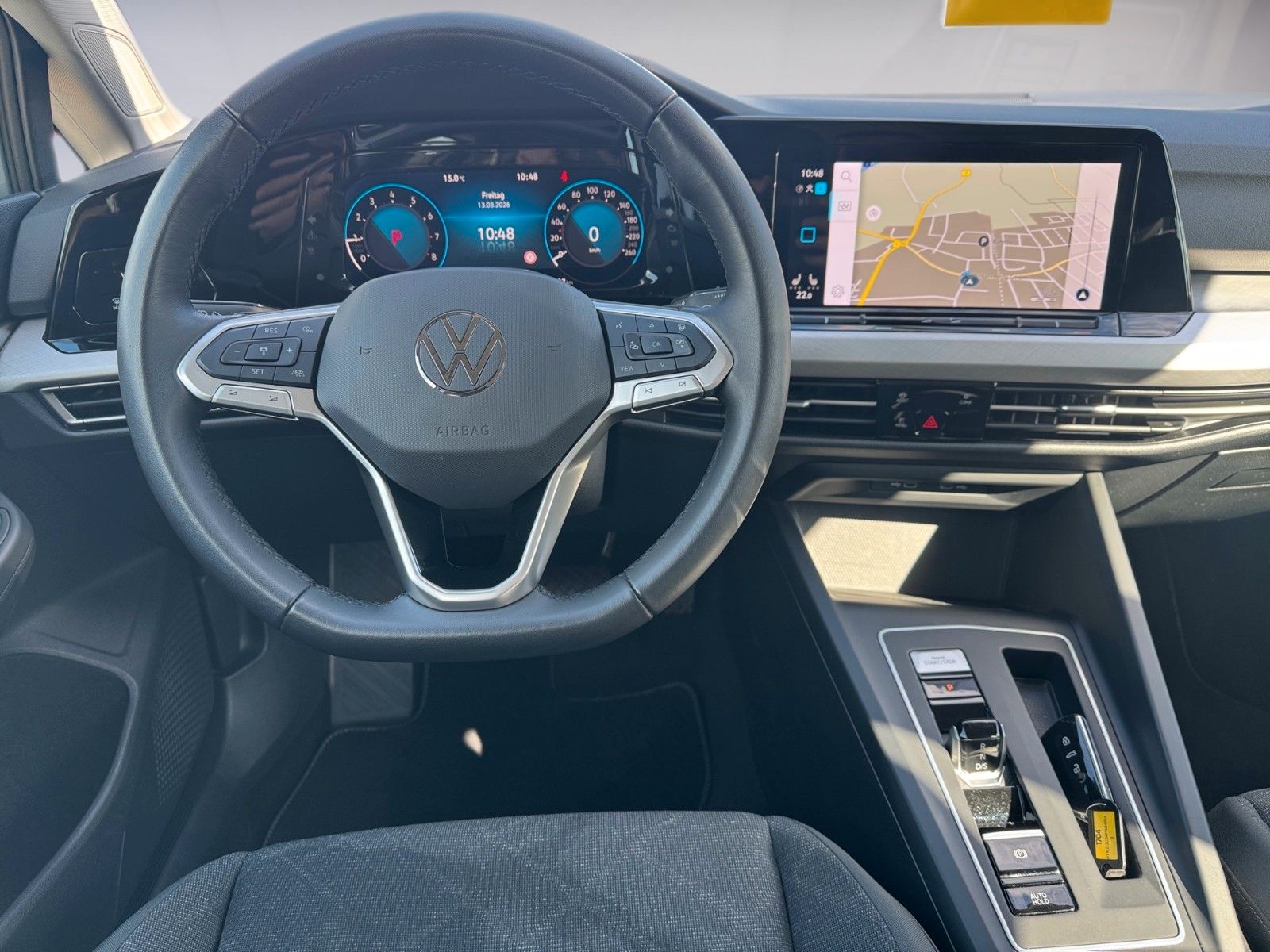 Fahrzeugabbildung Volkswagen Golf VIII Variant Life eTSI