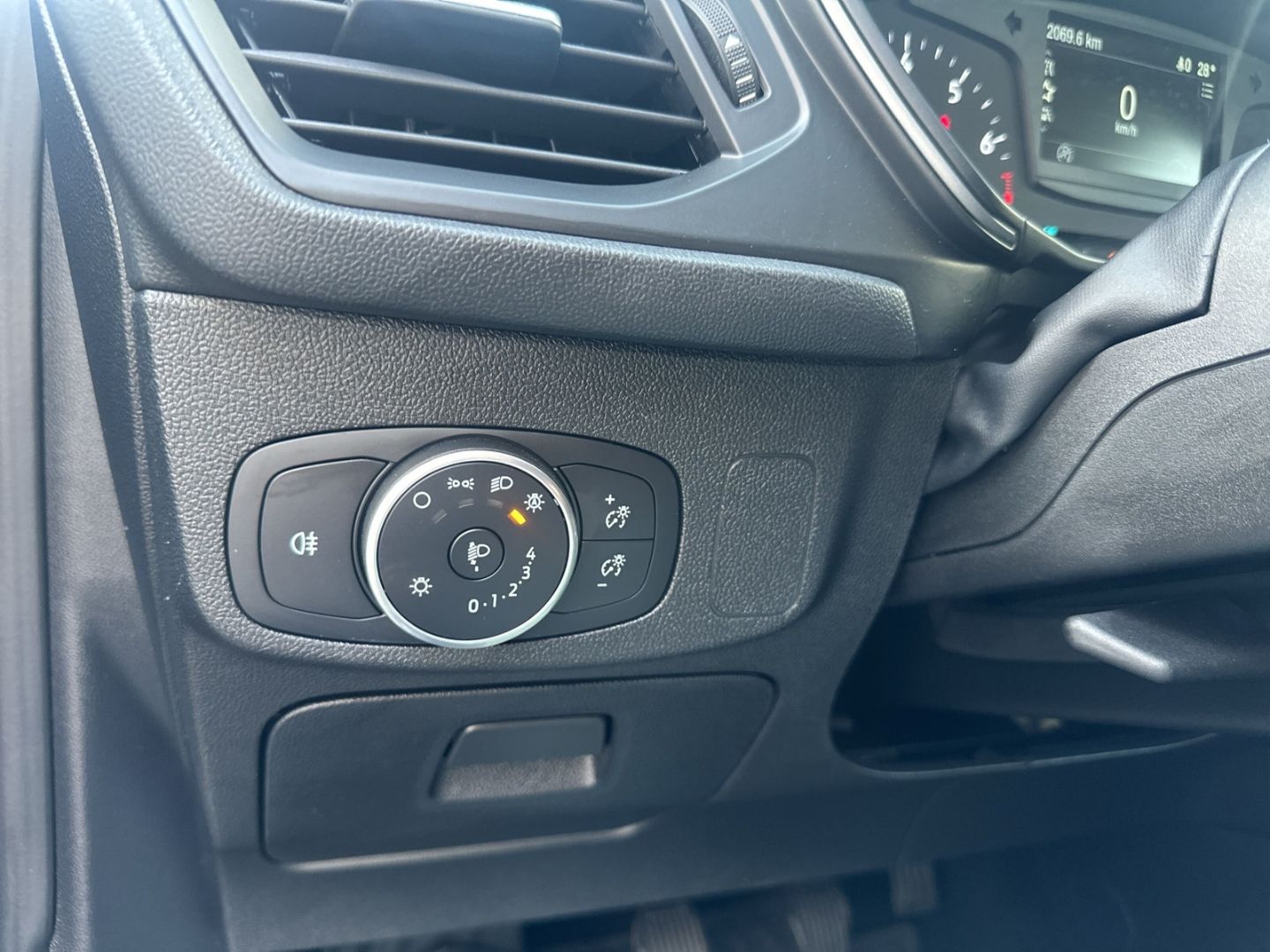 Fahrzeugabbildung Ford Focus Turnier + Sitzheizung +Lenkradheizung +Spu