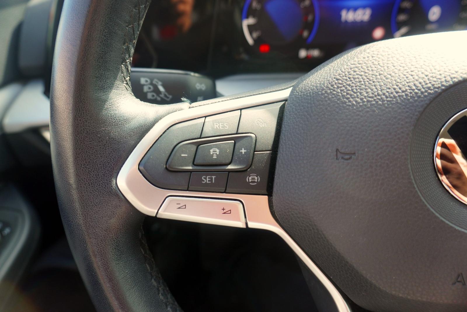 Volkswagen Golf VIII 1.5 TSI Life VC LED Navi App-Connect, миниатюра 20