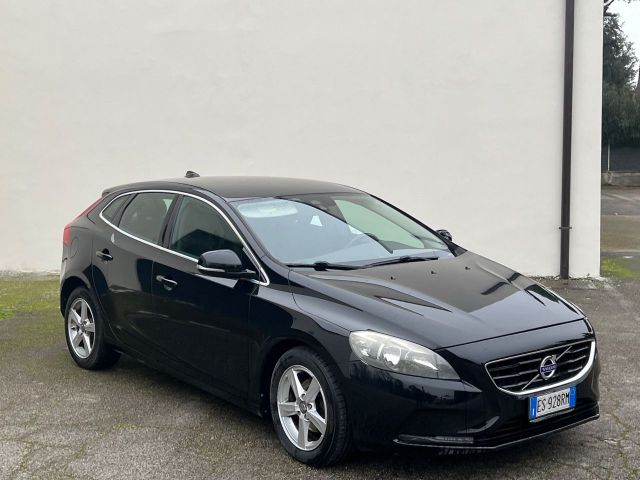 Volvo V40 D3 R-design