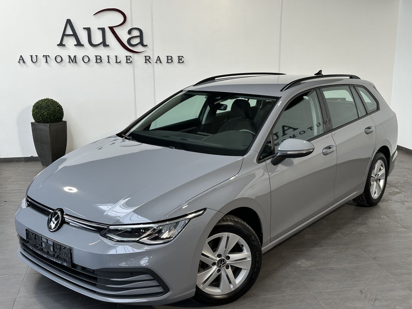 Fahrzeugabbildung Volkswagen Golf Variant 2.0 TDI DSG Life NAV+LED+ACC+STHZG